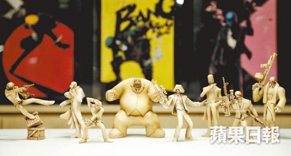 2003年推出的10K限量版模型叫好不叫座,以下為其中八個角色。16年後Patrick仍然繼續創作10K。Robert自小已鍾情日美動漫。曾文俊曾為《少林足球》等電影和卡通製作動畫。Robert(左)與Patrick十多年前已一同創作模型。《龍虎門》不論本土的《龍虎門》(左圖)還是美國Marvel漫畫,均是不少70後的童年回憶。曾文俊難忘兒時與同學交換玩變形金剛模型的日子。 2003年推出的10K限量版模型叫好不叫座,以下為其中八個角色。16年後Patrick仍然繼續創作10K。Robert自小已鍾情日美動漫。曾文俊曾為《少林足球》等電影和卡通製作動畫。Robert(左)與Patrick十多年前已一同創作模型。《龍虎門》不論本土的《龍虎門》(左圖)還是美國Marvel漫畫,均是不少70後的童年回憶。曾文俊難忘兒時與同學交換玩變形金剛模型的日子。