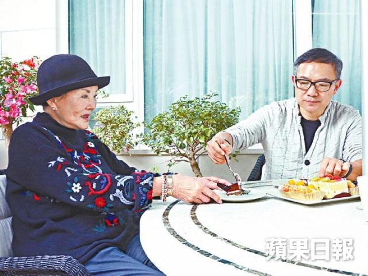 謝偉俊表示多年夫妻，現時最希望對方身體健康。
