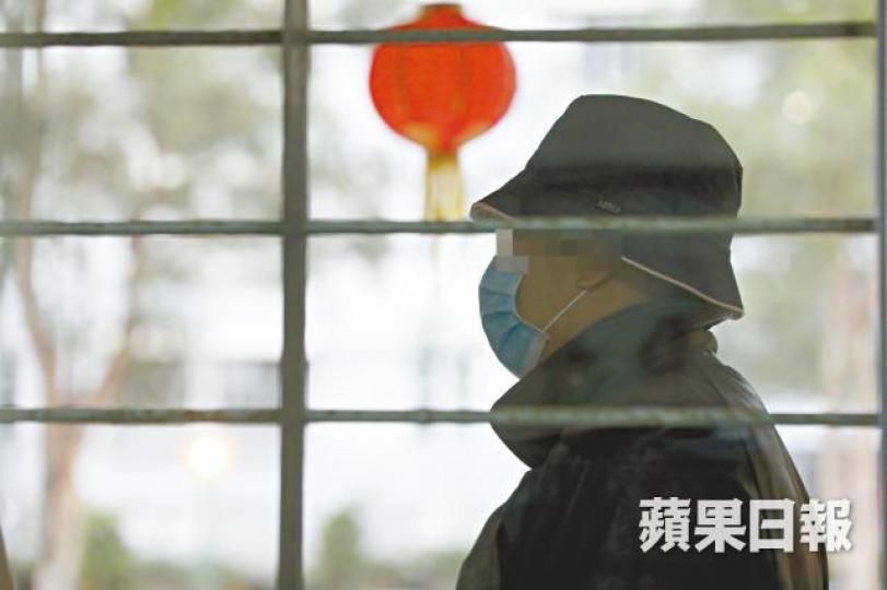 博愛之家院友鍾先生(化名)透露,上月院方一度要求百名院友加宿費或搬到偏遠院舍。博愛之家股東黃中青博愛之家的名稱標誌與博愛醫院相似,惟兩者並無關係。 博愛之家院友鍾先生(化名)透露,上月院方一度要求百名院友加宿費或搬到偏遠院舍。博愛之家股東黃中青博愛之家的名稱標誌與博愛醫院相似,惟兩者並無關係。