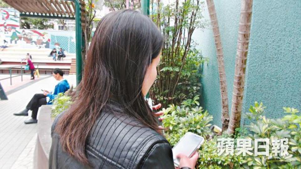 Rebecca遊日期間在雙卡槽插入當地數據卡,並設定香港主卡不接收數據。簡明恩攝賬單顯示Rebecca遊日時每天皆出現小量漫遊數據。 Rebecca遊日期間在雙卡槽插入當地數據卡,並設定香港主卡不接收數據。簡明恩攝賬單顯示Rebecca遊日時每天皆出現小量漫遊數據。