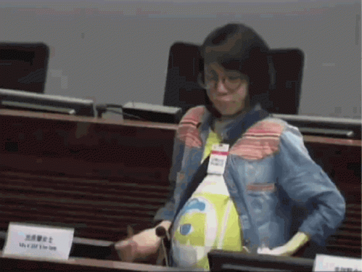 結節性硬化患者池燕蘭兩年前在立會公聽會控訴政府對罕見病藥物資助不足,惟在發言後12日便去世。 結節性硬化患者池燕蘭兩年前在立會公聽會控訴政府對罕見病藥物資助不足,惟在發言後12日便去世。