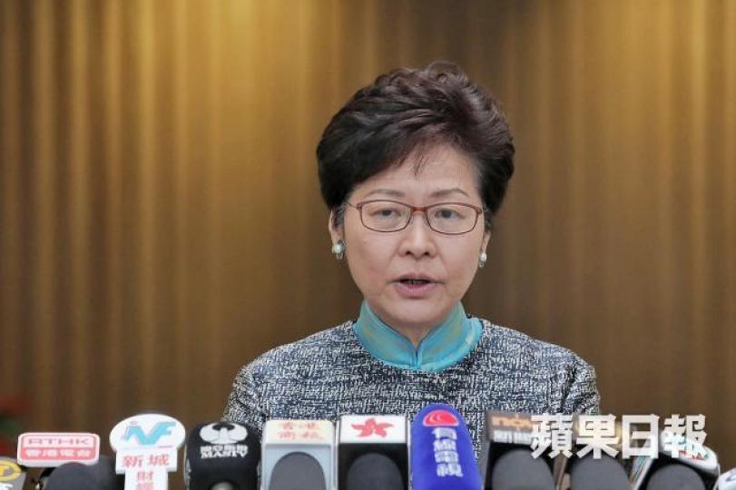 林鄭以無比信心和決心下旨興建人工島,不理各方質疑,相信樓價要在未來幾年大跌的機會已變得極低。 資料圖片 林鄭以無比信心和決心下旨興建人工島,不理各方質疑,相信樓價要在未來幾年大跌的機會已變得極低。 資料圖片