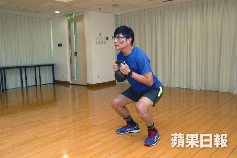 57歲的王先生參加了香港大學的運動訓練計劃,再配合改變飲食習慣,令血糖可回復正常。李潤芳攝 57歲的王先生參加了香港大學的運動訓練計劃,再配合改變飲食習慣,令血糖可回復正常。李潤芳攝