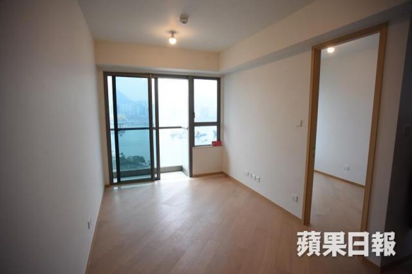 環海.東岸天台戶的大廳連接露台,可望啟德至鯉魚門一帶海景。 環海.東岸天台戶的大廳連接露台,可望啟德至鯉魚門一帶海景。