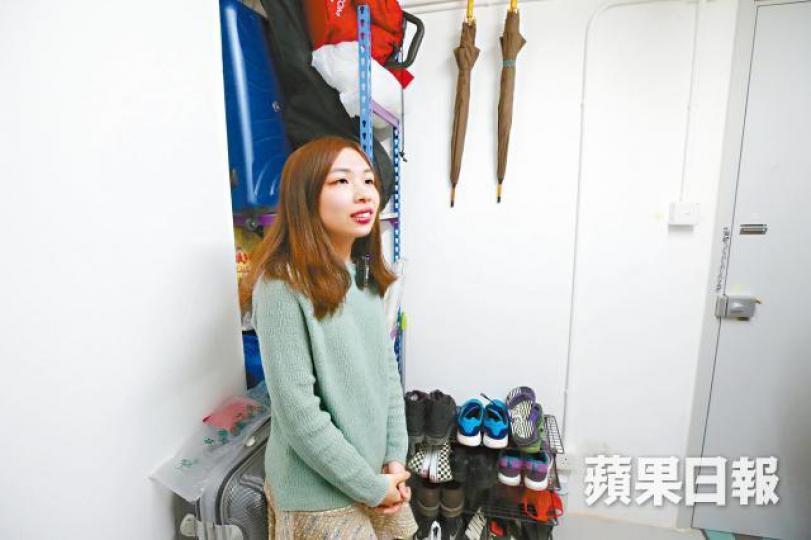 阿心自言搬入社屋居住後，與家人關係反而改善。阿元的房間約100呎，月租約1,500元。