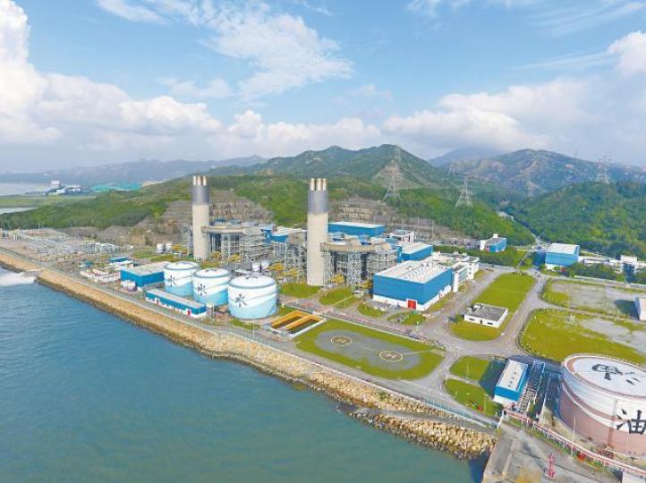 香港由購物到供電也常見雙頭壟斷;圖為中電龍鼓灘發電廠。 香港由購物到供電也常見雙頭壟斷;圖為中電龍鼓灘發電廠。