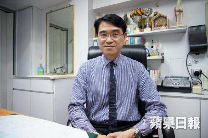 家庭醫生林永和指「生蛇一圈就會死」說法並非毫無根據。張柏基攝 家庭醫生林永和指「生蛇一圈就會死」說法並非毫無根據。張柏基攝