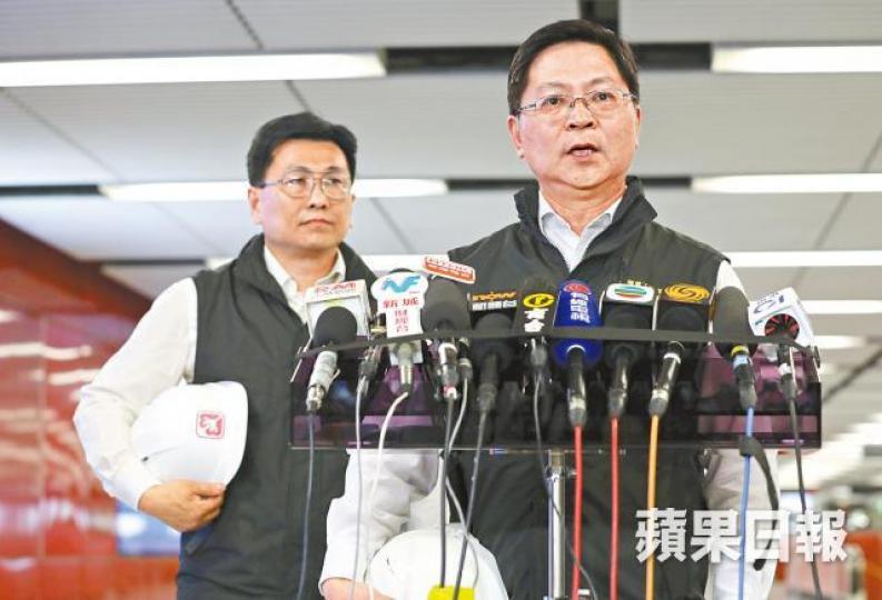 機電工程署署長薛永恒(右)指政府十分重視今次事故。 機電工程署署長薛永恒(右)指政府十分重視今次事故。