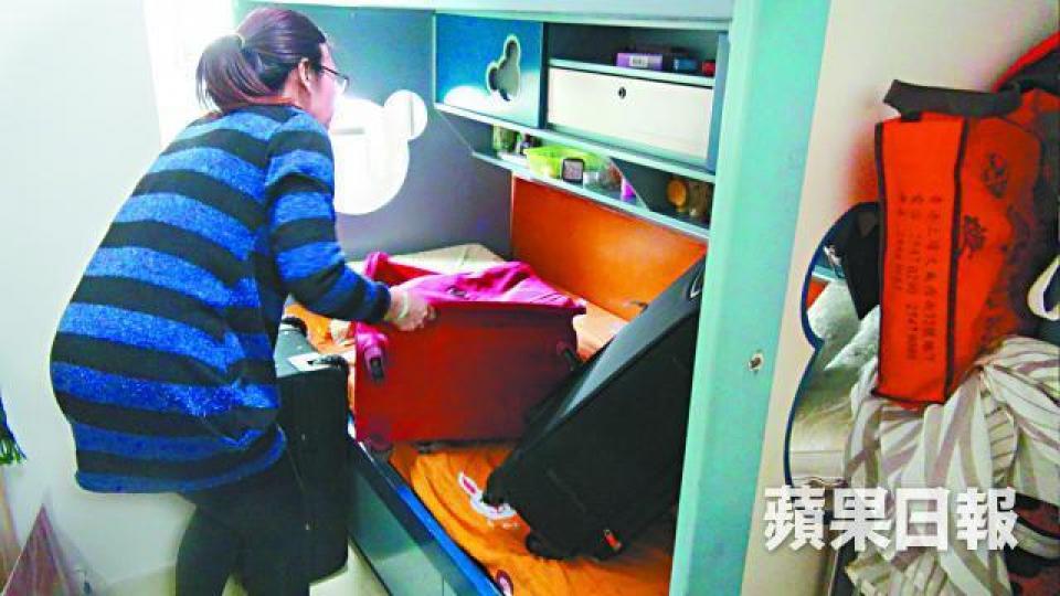 湯女士指外傭房間雜物沒帶走,使她掉以輕心。黃麗英攝 湯女士指外傭房間雜物沒帶走,使她掉以輕心。黃麗英攝