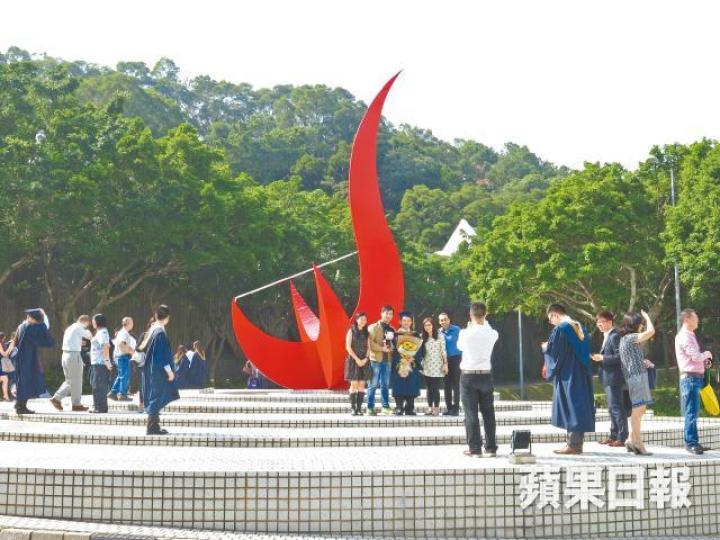 科大今年起改革全體非教學人員的薪酬架構,將一半加薪比重改為按表現派發。科大被轟干預工作評核;圖為科大校長史維。 科大今年起改革全體非教學人員的薪酬架構,將一半加薪比重改為按表現派發。科大被轟干預工作評核;圖為科大校長史維。