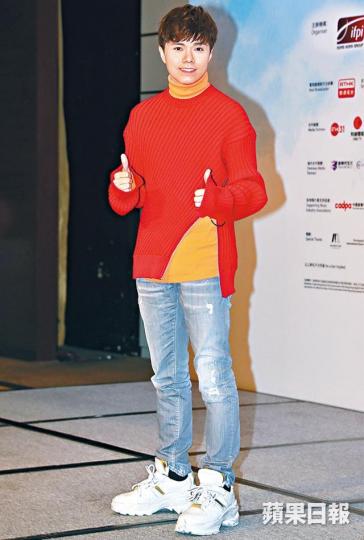 張敬軒笑說之前在網上唱《酷愛》越南版，可惜當地人卻一句都聽不明白。（左起）彭浩翔、曾國祥及陳詠燊昨日分享做導演的經歷和心得。