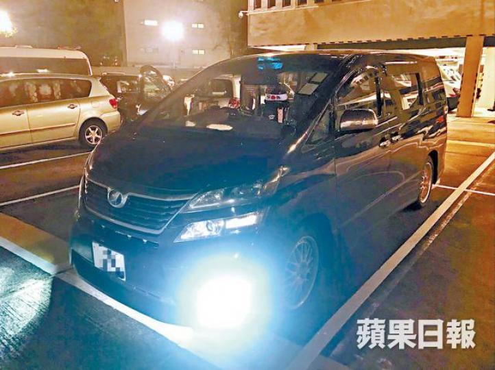 黃兼職Uber司機用的七人車。資料圖片被告黃耀朗在私家車椅背裝設針孔攝錄器,有違公德罪成判囚兩個月。 黃兼職Uber司機用的七人車。資料圖片被告黃耀朗在私家車椅背裝設針孔攝錄器,有違公德罪成判囚兩個月。