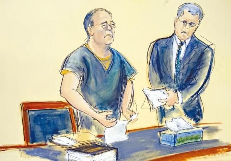 何志平在庭上求情時一度哽咽,獲法官經代表律師傳遞紙巾。美聯社美國司法部發新聞公佈,直指何志平的行為損害國際市場公平。資料圖片Robert Precht表示,何志平刑期異常地短實屬少見。互聯網 何志平在庭上求情時一度哽咽,獲法官經代表律師傳遞紙巾。美聯社美國司法部發新聞公佈,直指何志平的行為損害國際市場公平。資料圖片Robert Precht表示,何志平刑期異常地短實屬少見。互聯網