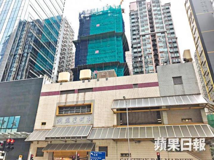 北角維峯.浚匯(箭嘴示)毗連銅鑼灣街市。譚德潤攝 北角維峯.浚匯(箭嘴示)毗連銅鑼灣街市。譚德潤攝