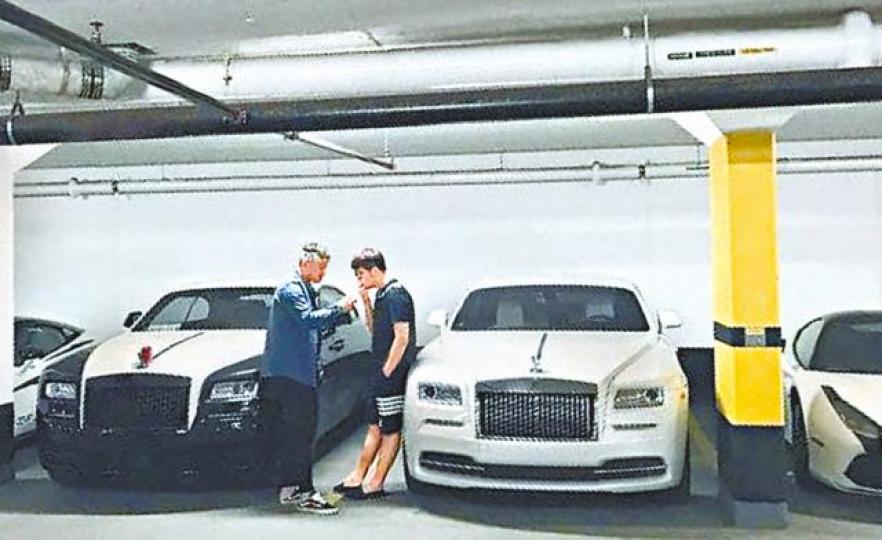 陸男家中停泊多輛豪車。 陸男家中停泊多輛豪車。