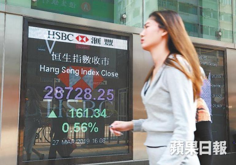 港股昨升161點,成交少於千億元。譚德潤攝 港股昨升161點,成交少於千億元。譚德潤攝