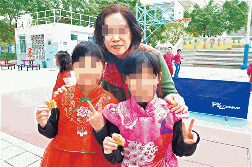 東華三院姚達之紀念小學(元朗)校長被指欺壓教師;圖為她與學生合照。 東華三院姚達之紀念小學(元朗)校長被指欺壓教師;圖為她與學生合照。