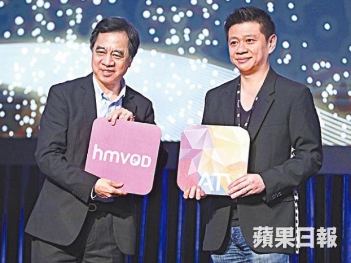 亞視行政總裁何麗全（左）日前先同蕭定一宣佈開拍三套劇集，噚日就傳出亞視要裁員。資料圖片亞視大老闆鄧俊杰曾大派500元開工利是穩軍心。曾任亞視節目監製的袁榮昌（左二）噚日都收到大信封。