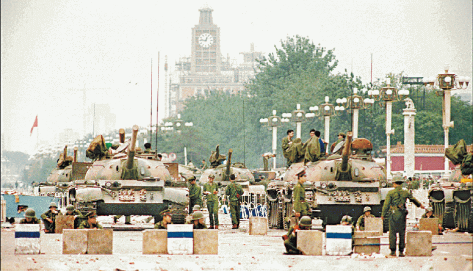 30年前坦克駛進京城殺人,官方至今對六四打壓從未結束。 30年前坦克駛進京城殺人,官方至今對六四打壓從未結束。