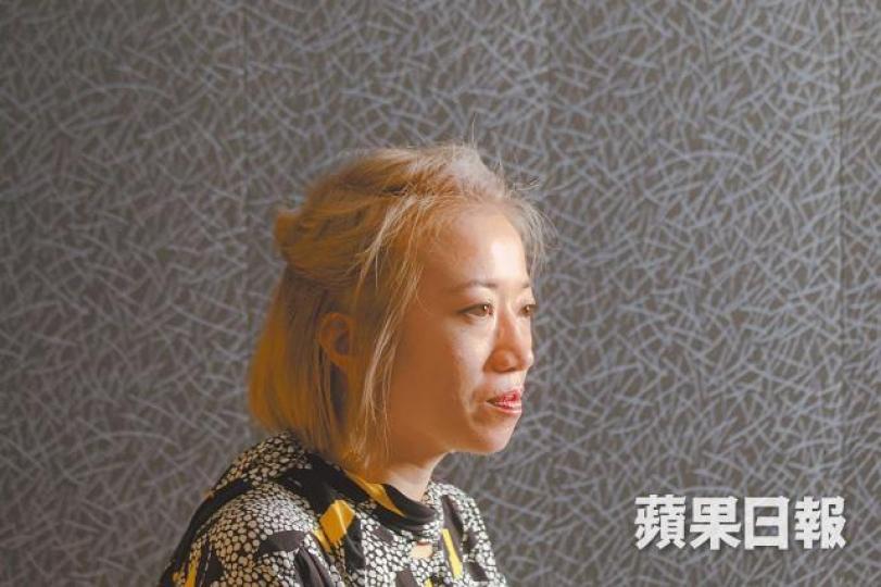 蔡卓妍在《非分熟女》中飾演一名婚後處女，有不少大膽演出。