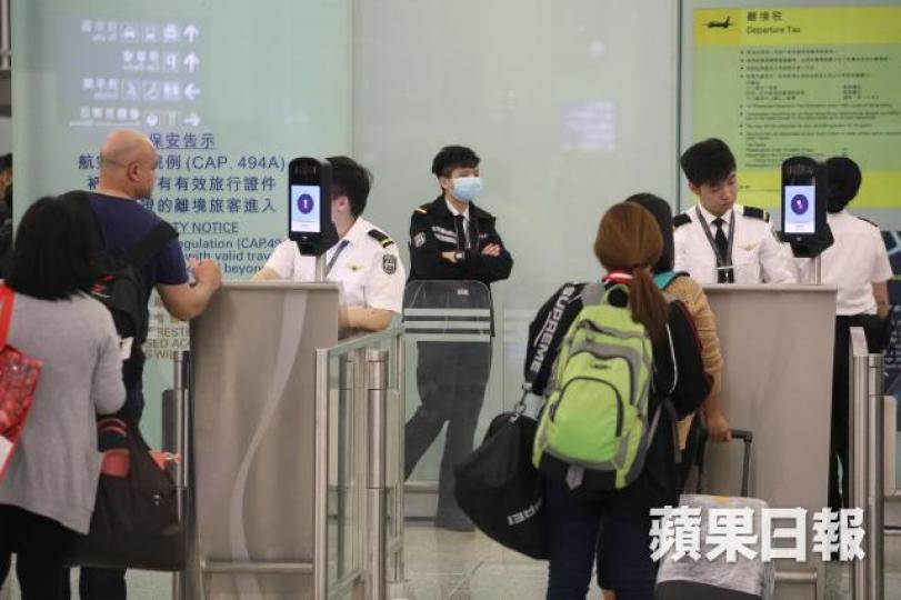 衞生防護中心昨再確認一名機場保安受感染。