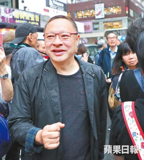 佔中發起人戴耀廷 一國兩制最重要就係將香港法制同內地法制隔開,但《逃犯條例》修訂可以用司法程序令好多應該受法律保護嘅人,保護被攞走咗。社福界立法會議員邵家臻 今日(昨日)遊行可能係我入獄前參與嘅最後一個遊行,修訂逃犯條例真係比23條立法更兇狠;立到法的話,真係唔需要23條。 佔中發起人戴耀廷 一國兩制最重要就係將香港法制同內地法制隔開,但《逃犯條例》修訂可以用司法程序令好多應該受法律保護嘅人,保護被攞走咗。社福界立法會議員邵家臻 今日(昨日)遊行可能係我入獄前參與嘅最後一個遊行,修訂逃犯條例真係比23條立法更兇狠;立到法的話,真係唔需要23條。