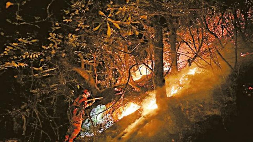四川山火因風力突變引起爆燃,30名救援人員遇難。互聯網 四川山火因風力突變引起爆燃,30名救援人員遇難。互聯網