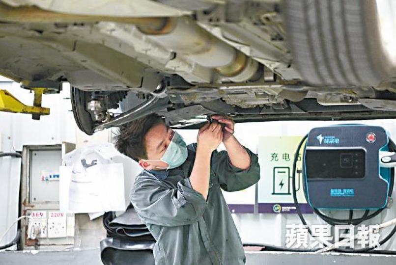 增值稅對汽車維修業也有優惠。汽車銷售佔內地整體消費約10% 。 增值稅對汽車維修業也有優惠。汽車銷售佔內地整體消費約10% 。