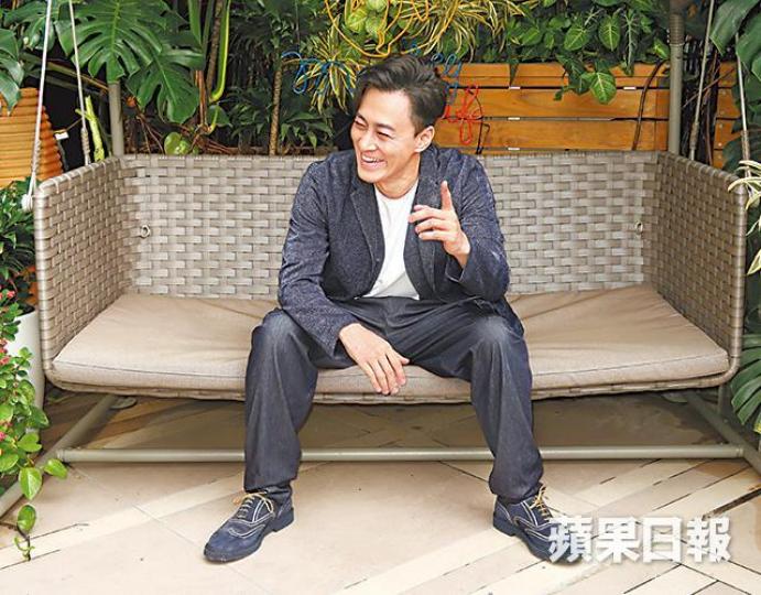 林峯日前受訪澄清話自己唔係無綫人，林峯話開工就冇啖好食，一籃番薯已經係美食。林峯（左）嚟緊會同古天樂拍電影版《尋秦記》，重現當年劇集版嘅經典。劇照