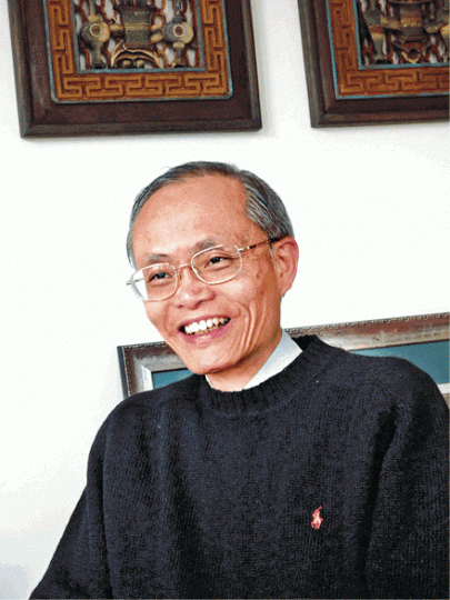 校監兼法團校董會主席勞伯壎回應指,若有人認為校長濫權可向校董會或教育局投訴。互聯網 校監兼法團校董會主席勞伯壎回應指,若有人認為校長濫權可向校董會或教育局投訴。互聯網