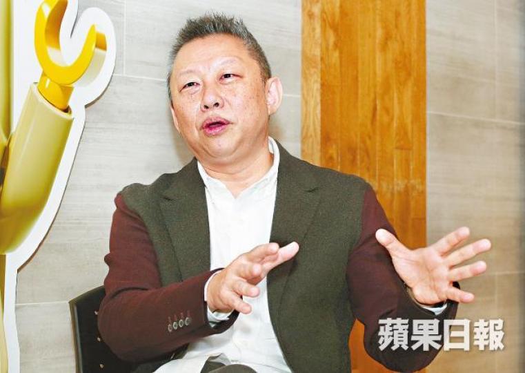 被視為代TVB「睇數」的盧永仁,僅任星美執董及主席三個月便辭職。 被視為代TVB「睇數」的盧永仁,僅任星美執董及主席三個月便辭職。
