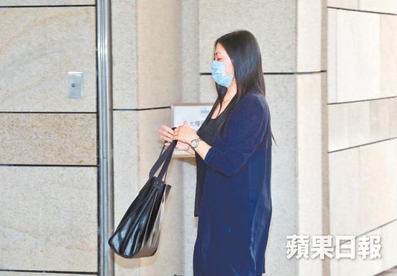 邱少明遺孀劉靜瑜昨到庭聽取裁決。黃耀興攝殉職消防邱少明男警員溫祖榮 邱少明遺孀劉靜瑜昨到庭聽取裁決。黃耀興攝殉職消防邱少明男警員溫祖榮