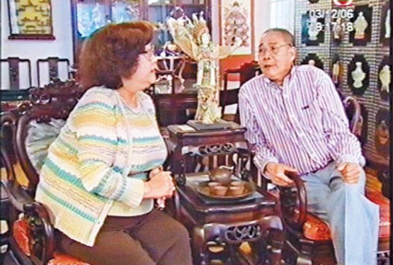 沈殿霞06年為無綫主持《友緣相聚》曾訪問泉叔。
