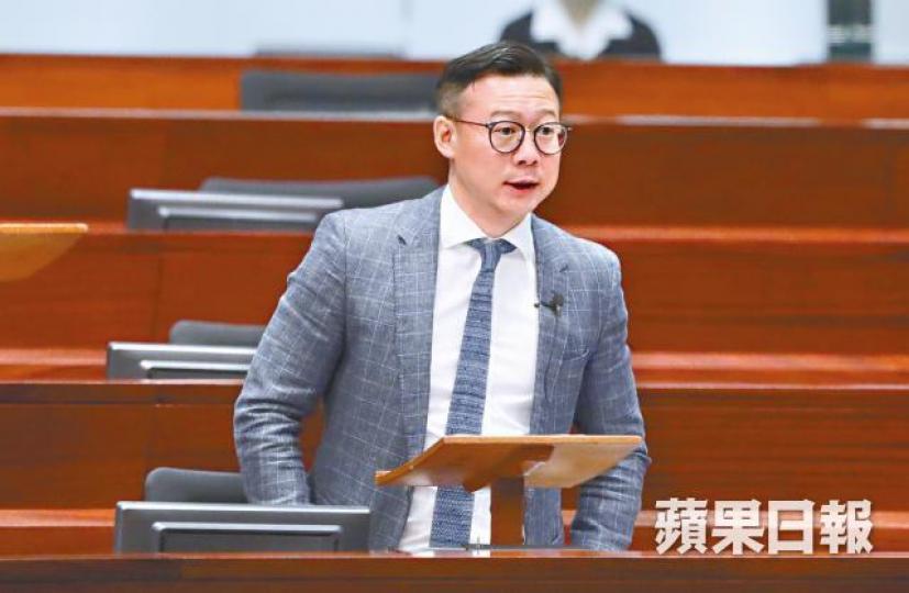 張國鈞質疑英國國會報告一面倒引述泛民意見。楊岳橋反駁指報告所引的事例均屬事實。 張國鈞質疑英國國會報告一面倒引述泛民意見。楊岳橋反駁指報告所引的事例均屬事實。