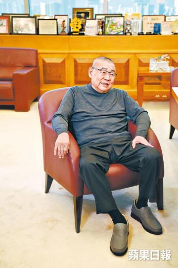 劉鑾雄入稟覆核修訂《逃犯條例》前,辭去至少八間私人公司職務。資料圖片長子劉鳴煒2015年辭任華置CEO,改任非執董,僅保留主席一職。 劉鑾雄入稟覆核修訂《逃犯條例》前,辭去至少八間私人公司職務。資料圖片長子劉鳴煒2015年辭任華置CEO,改任非執董,僅保留主席一職。