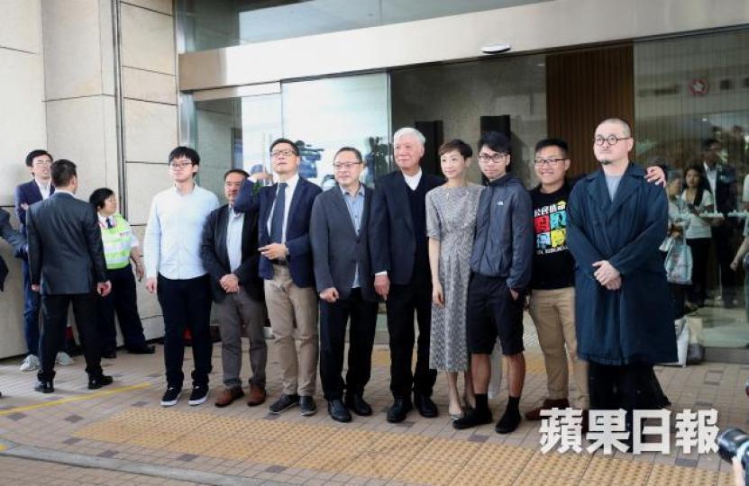 佔中九子昨到法庭聽取判決。馬泉崇攝 佔中九子昨到法庭聽取判決。馬泉崇攝