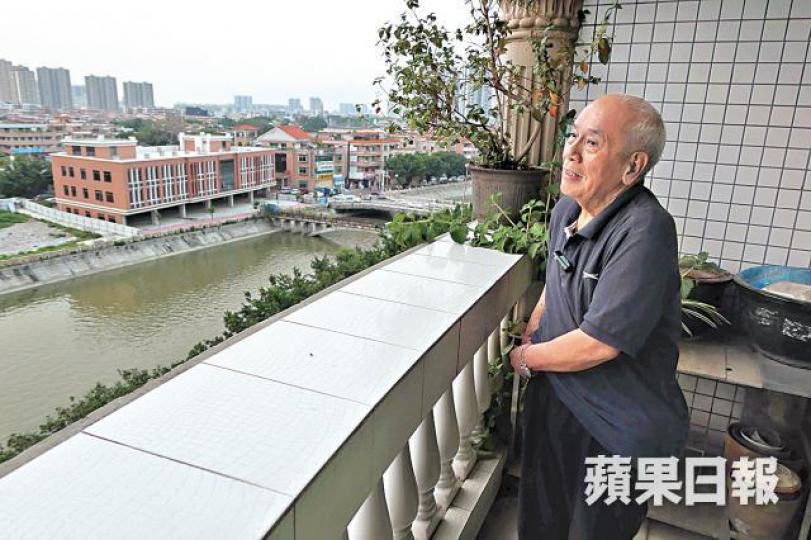 梁伯十多年前已移居大灣區東莞養老,但早前妻子去世,健康漸差無奈獨居。 梁伯十多年前已移居大灣區東莞養老,但早前妻子去世,健康漸差無奈獨居。
