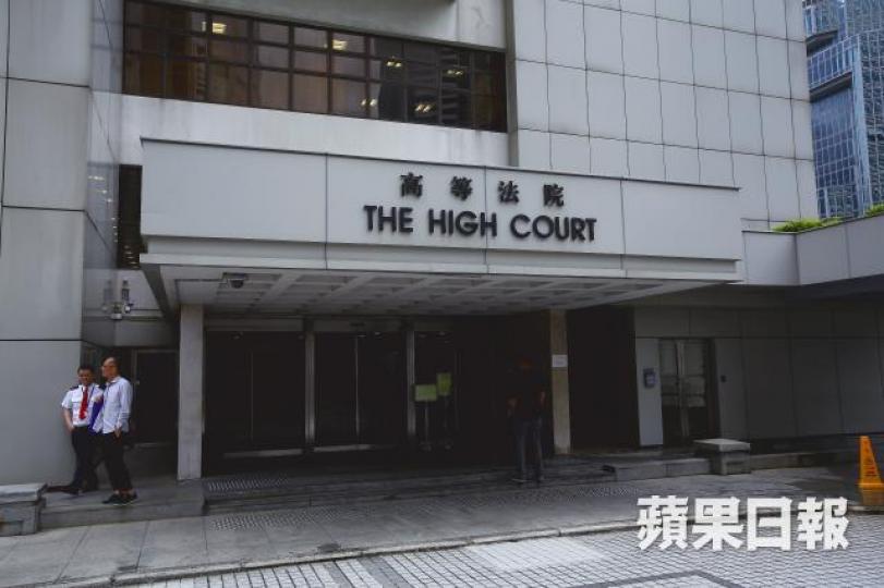 貨車司機就被控一項刑事毀壞及一項襲擊致造成身體傷害罪上訴至高等法院。 貨車司機就被控一項刑事毀壞及一項襲擊致造成身體傷害罪上訴至高等法院。