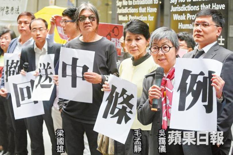 吳靄儀昨出席社區論壇,斥港府今次修例是出賣港人。 吳靄儀昨出席社區論壇,斥港府今次修例是出賣港人。