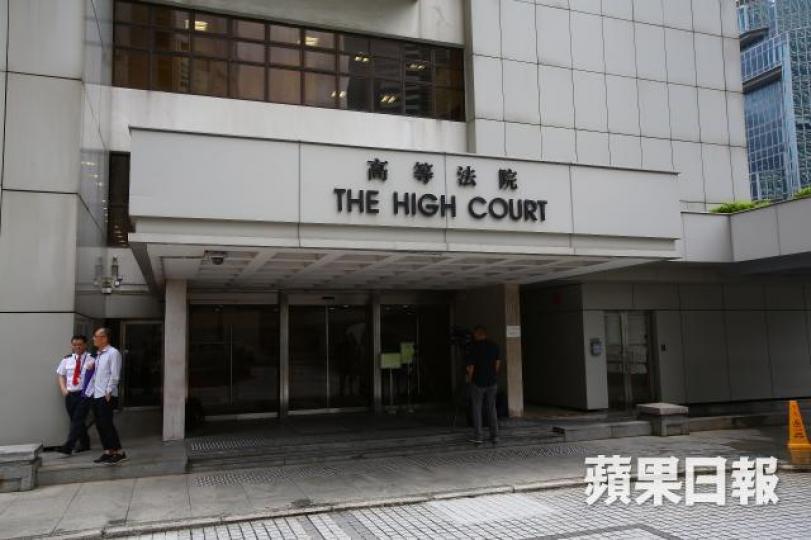 報稱居於十八鄉元朗舊墟的青年,日前就丁屋議題提出司法覆核。 報稱居於十八鄉元朗舊墟的青年,日前就丁屋議題提出司法覆核。