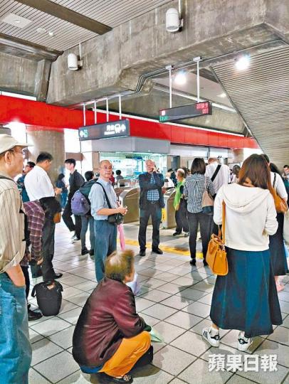台北捷運昨因地震一度停駛。台灣《蘋果日報》 台北捷運昨因地震一度停駛。台灣《蘋果日報》