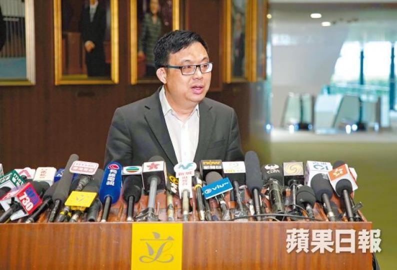 涂謹申斥建制派倡改議規是輸打贏要。李子健攝郭偉強擬就涂謹申主持會議手法提出司法覆核。 涂謹申斥建制派倡改議規是輸打贏要。李子健攝郭偉強擬就涂謹申主持會議手法提出司法覆核。