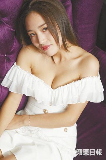 「湖北舒淇」王家淇自詡有本事自己賺，不會羨慕Seasun。資料圖片王家淇（左）去年與Seasun拍三級片《有罪》而交惡。資料圖片