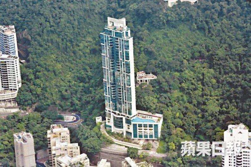 薛光林報住中半山頂級豪宅The Mayfair高層一單位。 薛光林報住中半山頂級豪宅The Mayfair高層一單位。