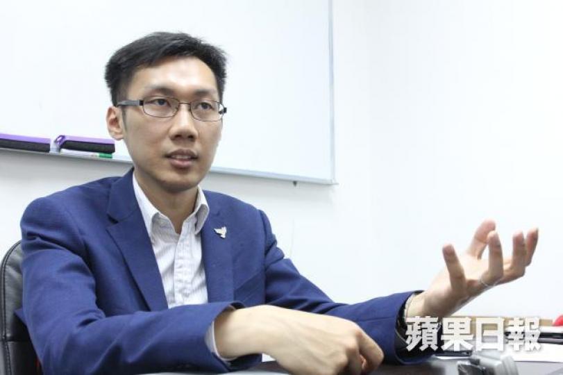民主黨區議員袁海文批評政府監管不力。 民主黨區議員袁海文批評政府監管不力。