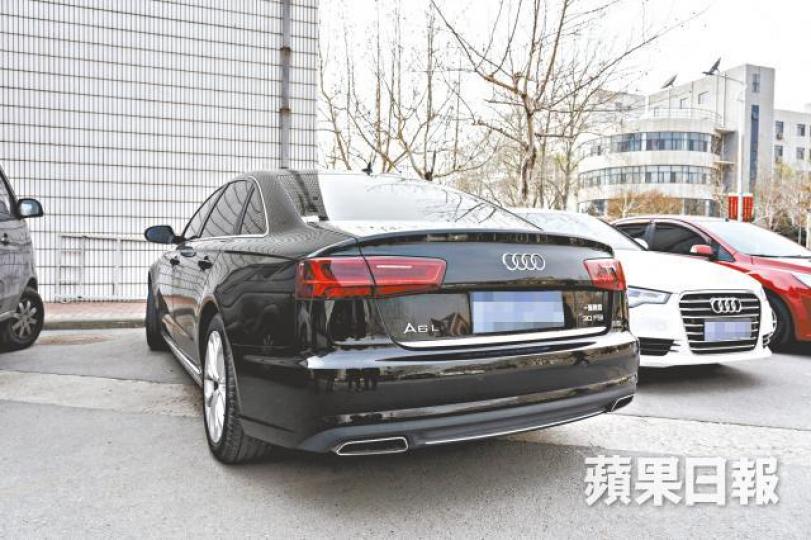 天津車主董飛懷疑自己患癌與買了國產奧迪A6L有關。《蘋果》記者攝天津車主董飛買奧迪A6L後不到一年被確診血癌。《蘋果》記者攝一汽大眾生產的奧迪在內地引致癌維權風波。北京田女士保留方姓丈夫生前買的奧迪Q5車,聲言維權到底。《蘋果》記者攝 天津車主董飛懷疑自己患癌與買了國產奧迪A6L有關。《蘋果》記者攝天津車主董飛買奧迪A6L後不到一年被確診血癌。《蘋果》記者攝一汽大眾生產的奧迪在內地引致癌維權風波。北京田女士保留方姓丈夫生前買的奧迪Q5車,聲言維權到底。《蘋果》記者攝