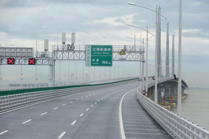 港珠澳大橋開通,珠海有地理優勢,各省市早鳥都到當地投資。資料圖片 港珠澳大橋開通,珠海有地理優勢,各省市早鳥都到當地投資。資料圖片