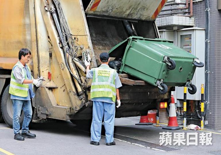 政府去年將垃圾徵費條例草案提交立會,但惹來不少議員質疑。黃耀興攝 政府去年將垃圾徵費條例草案提交立會,但惹來不少議員質疑。黃耀興攝