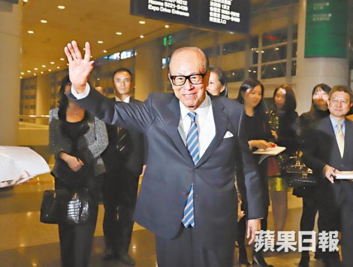 李嘉誠退休後專注打理基金會的事務。資料圖片 李嘉誠退休後專注打理基金會的事務。資料圖片