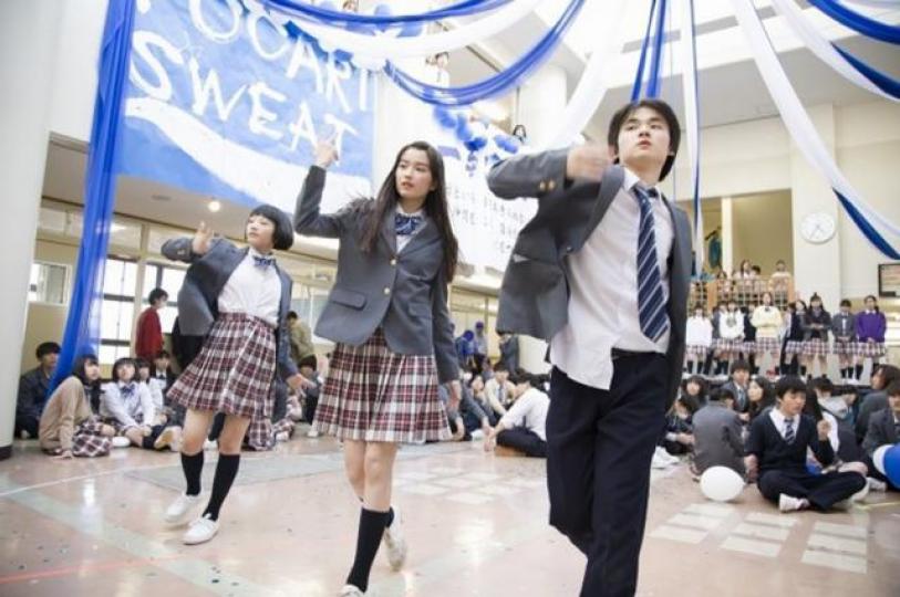 寶礦力的全新廣告,三位主角14至16歲,演活了日本燃盡青春文化,拍得跳得都好看。互聯網圖片 寶礦力的全新廣告,三位主角14至16歲,演活了日本燃盡青春文化,拍得跳得都好看。互聯網圖片